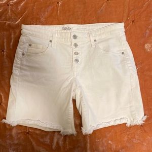 Mossimo size 4/27 white boyfriend short